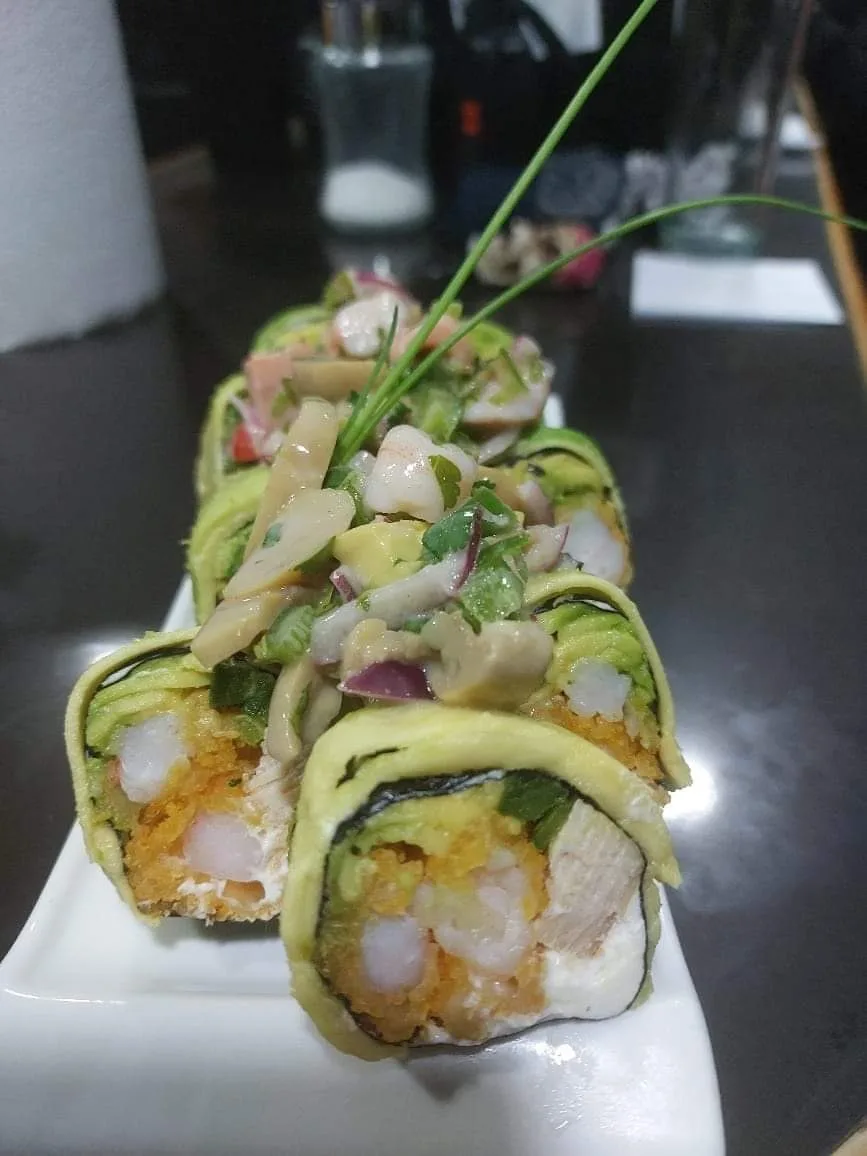 Preparación acevichada de Sushito Nos